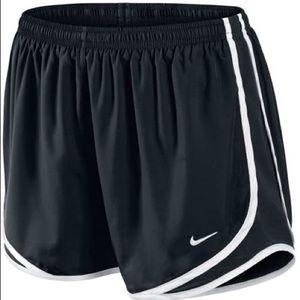 Nike tempo running shorts black and white